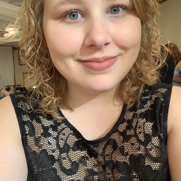 Meet your Posher, Abby - Picture 1 of 1